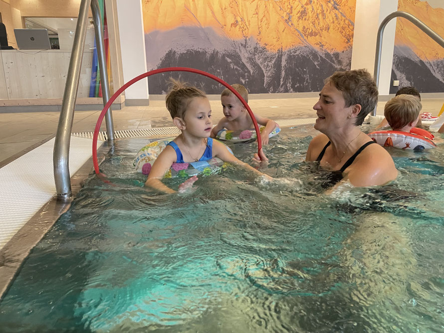 Anfängerschwimmkurs im Quellalpin, Schwimmschule Wellenbrecher
