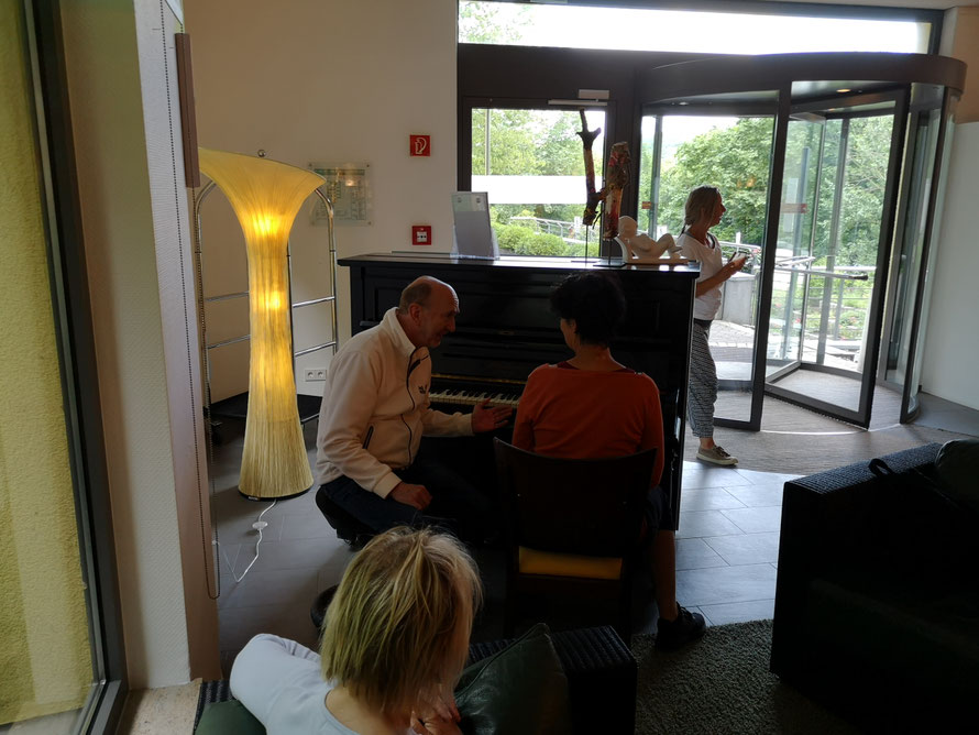 Klavierspielen in Sekunden.. Ein fantastisches und völlig gehirnsprengendes Erlebnis 