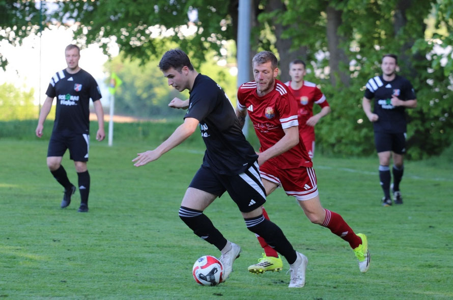 Bildergalerie SG BZU vs. SG EKA - Link zu Hessensport 24 - Bild anklicken - Fotograf: Stephan Lanske