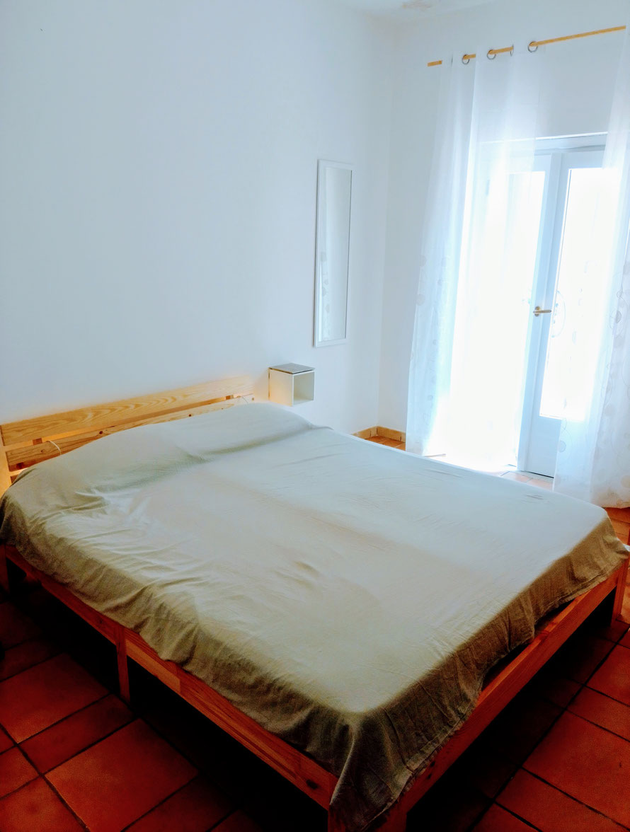 Camera da letto "Natura" arredato in bambù. Letto aggiunto s richiesta