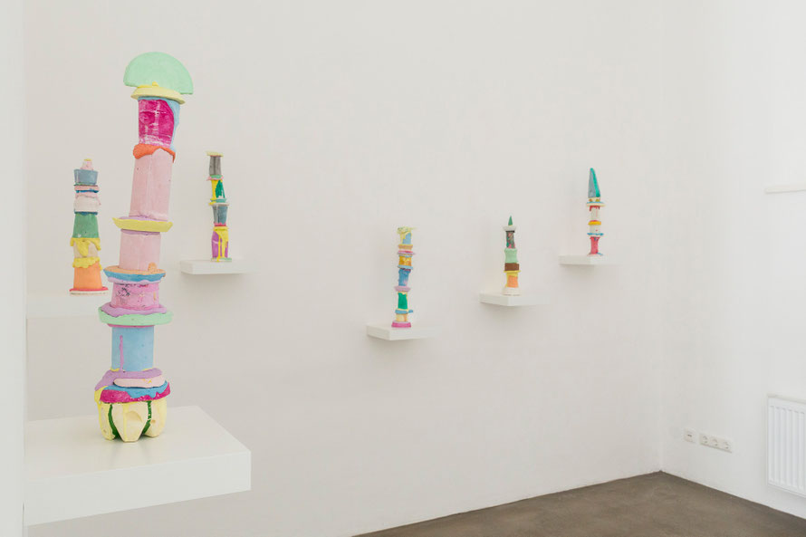 Hometotem series, 2014, pigmented plaster, dimension variable show view bei Bildraum 07, September 2014, Vienna Foto: Eva Kelety