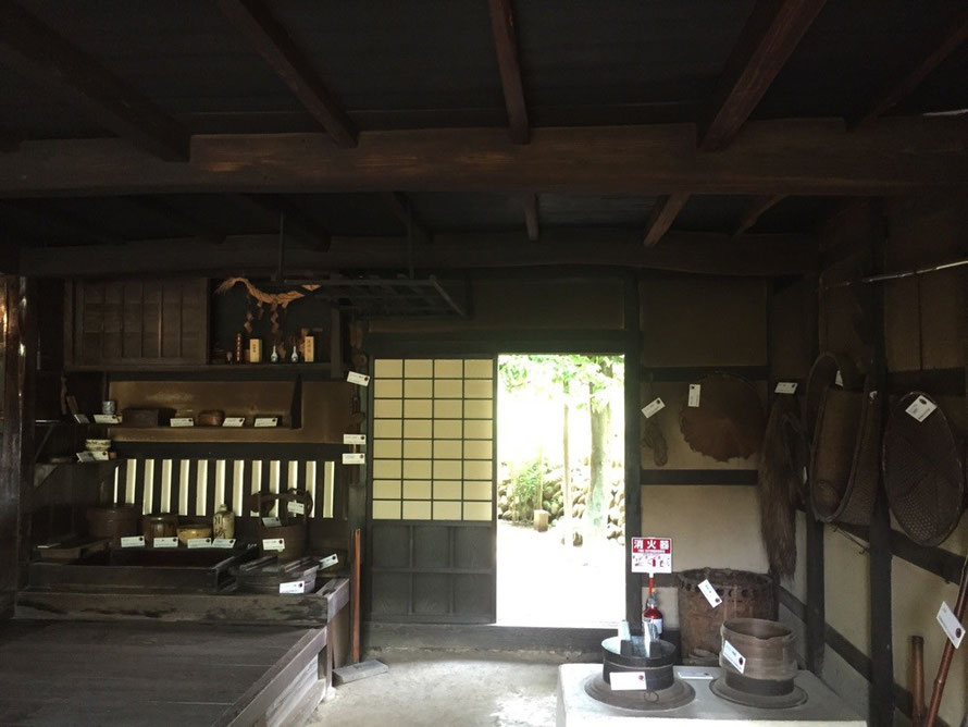 Living tool items at Old Shimoda Family House in Tokyo Hamura historic tourist spot　生活用具　旧下田家住宅　東京都羽村市　国指定重要有形民俗文化財　羽村市郷土博物館　歴史　観光　スポット