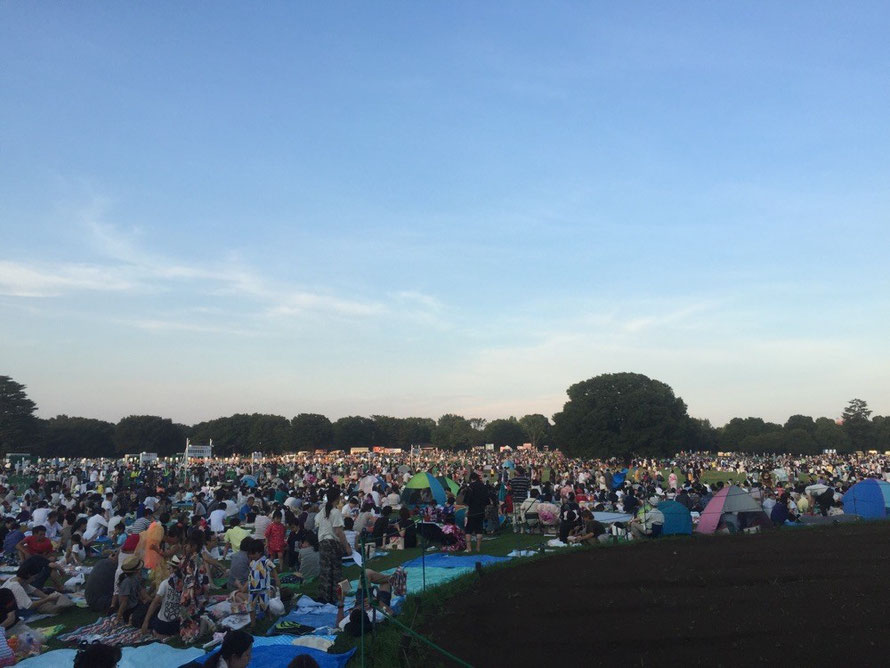 Fireworks watching place at Showakinen Park Tokyo Tachikawa & Akishima TAMA Tourism Promotion - Visit Tama　国営昭和記念公園　花火打ち上げ場所　みんなの原っぱ　東京都立川市＆昭島市　多摩観光振興会 