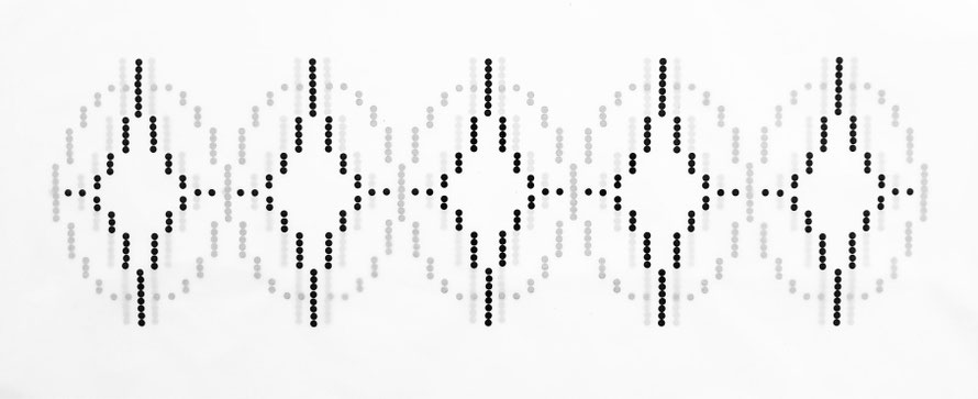 fib(958), 2021, Klebepunkte auf Transparentpapier, 30 x 70 cm
