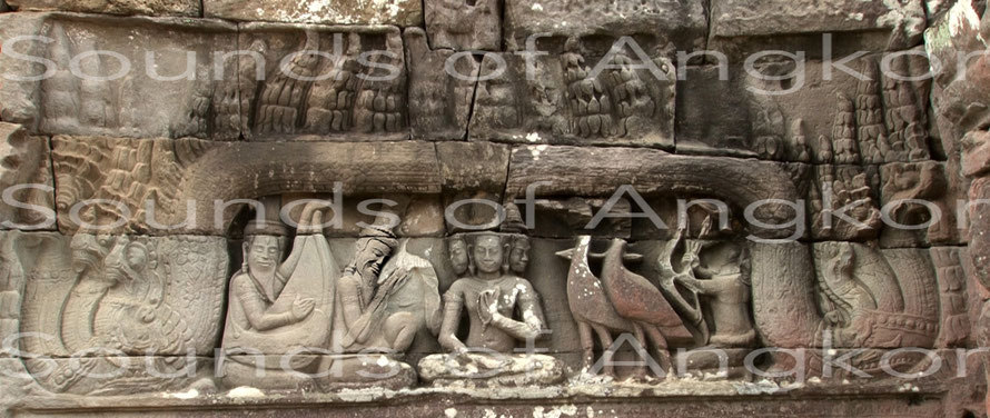 Eastern lintel: "At the origin of the Ramayana". The head of the second figure from the left has been replaced, although it has now disappeared.