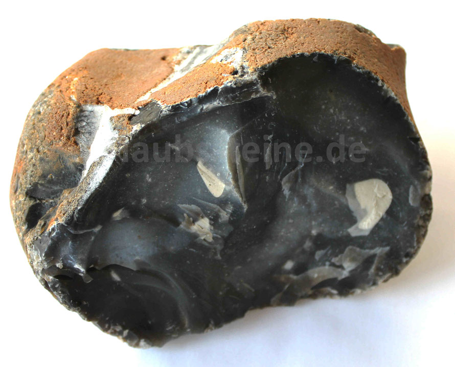 Rund 2,1 kg schwerer Feuerstein. Fundort: Ostsee, Deutschland.