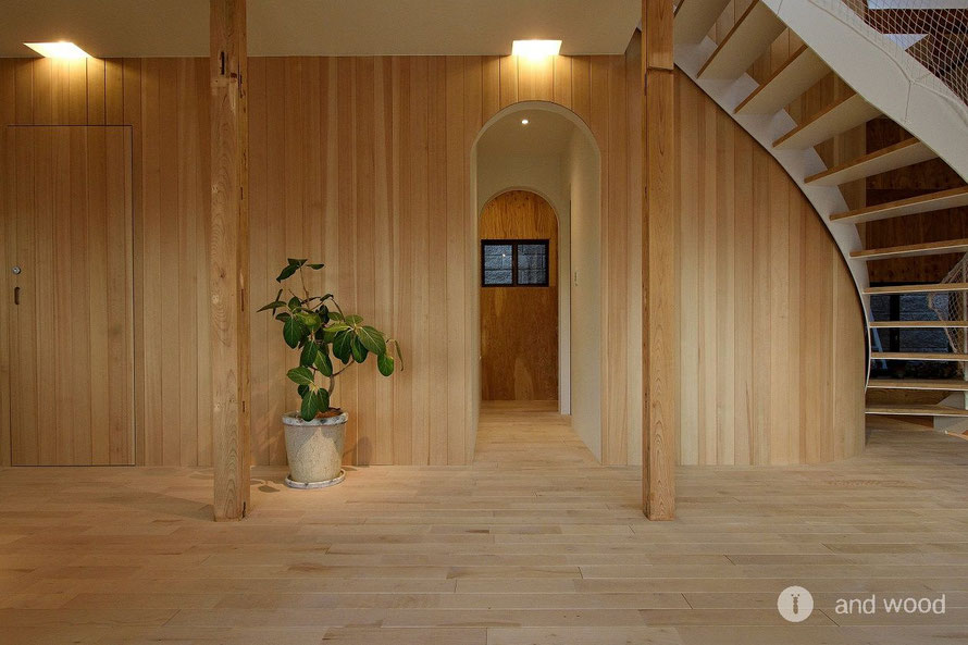 アガチス 柾目 羽目板 施工例 - and wood アンドウッド｜無垢