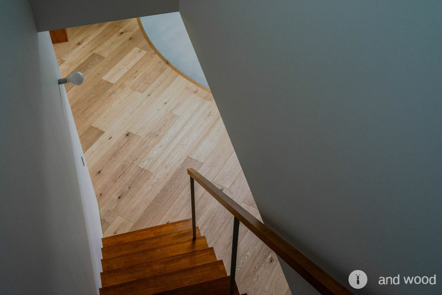 オーク ミズナラ 幅広 斜め 節 フローリング  アンドウッド andwood 施工例 新築戸建 1