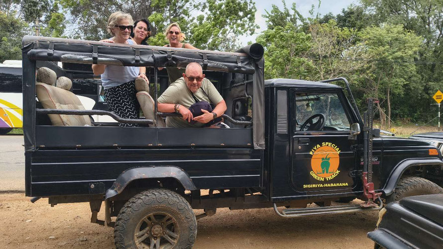 Op safari in Sigiriya - Habarana