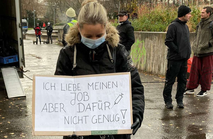 Protest von Pflegekräften gegen Impfpflicht in Stuttgart, November 2021 (Quelle: www.stuttgarter-zeitung.de)