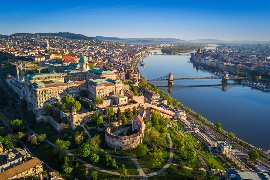 Budapest (Foto: https://www.holidayguru.ch/reisemagazin/budapest-tipps/)