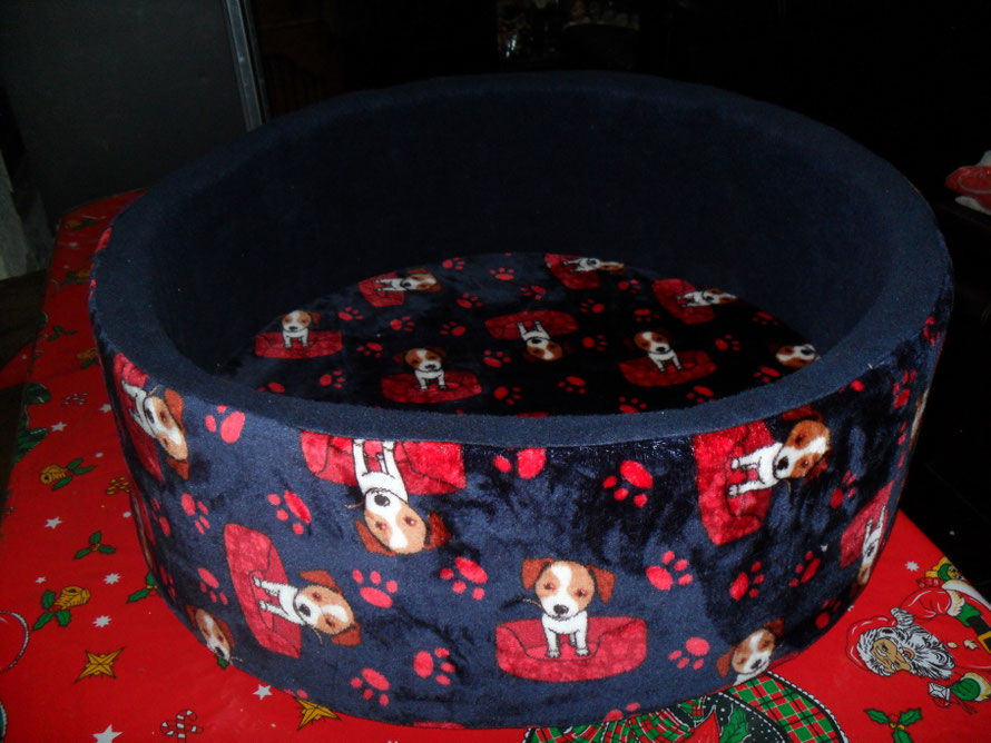 MOD- CG-073  CORRAL  PARA CAMADAS DE RAZA PEQUEÑA O MEDIANA CONFECCIONADA EN PELUCHE MINK , BASE DE POLIESTER Y RELLENO DE ESPONJA INDEFORMABLE DE 04CM. DE ESPESOR