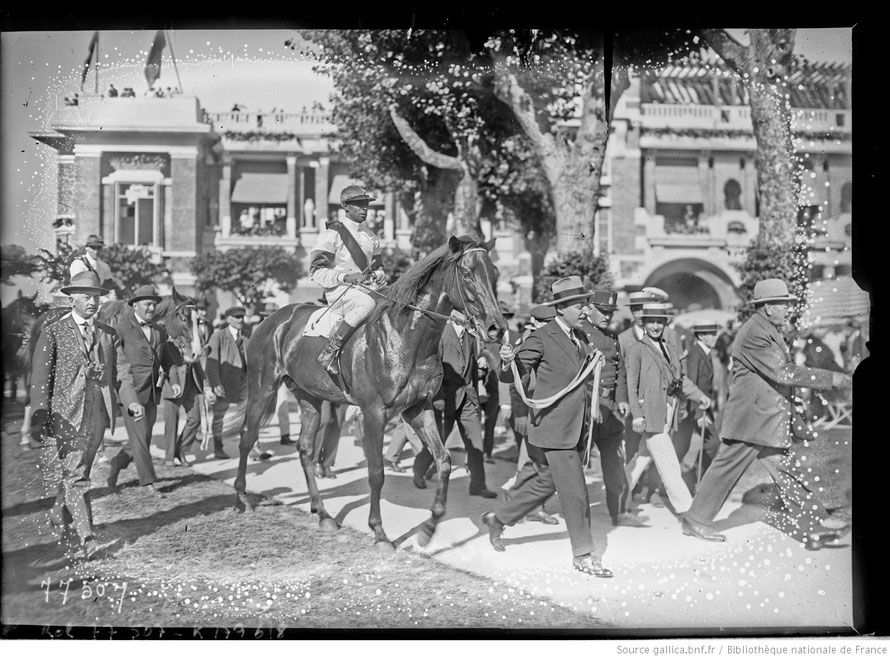 James Winkfield vainqueur du Prix du Président de la République à Saint Cloud sur Bahadur en 1923