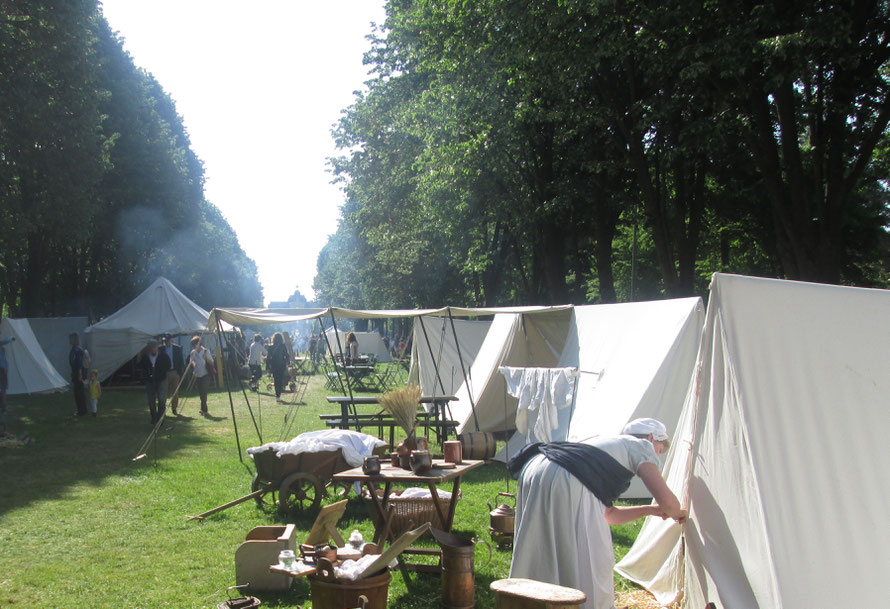 Bivouac de la grande armée dans le parc du chateau de maisons-laffitte