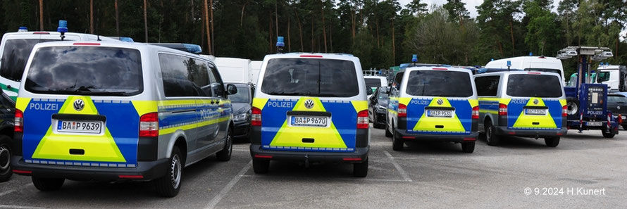 VW T5 in blau/gelb, der wurde umfoliert!