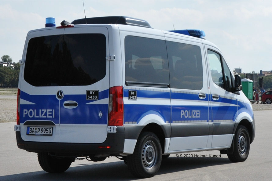 Mit beiden Kennzeichnungen der Einheit 