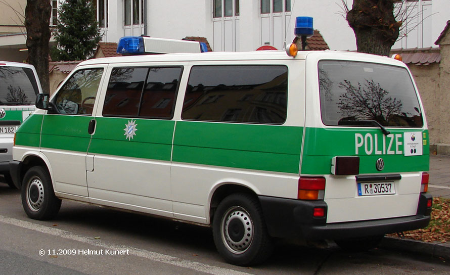 I von "POLIZEI" überklebt mit der taktischen Kennung