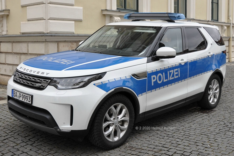 Mit Hänsch DBS 4000 und Frontblitzern Hänsch Sputnik SL im Kühlergrill.