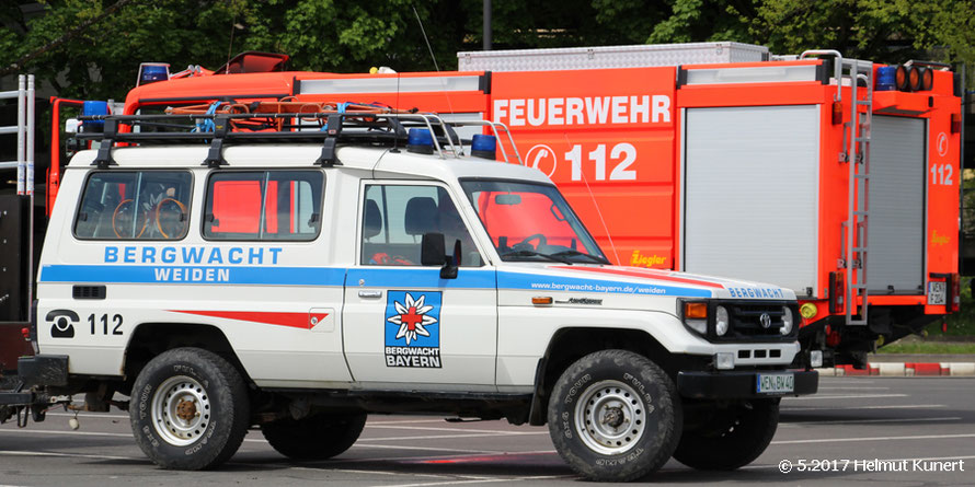 Bergwacht- und Feuerwehrfahrzeug aus Weiden.