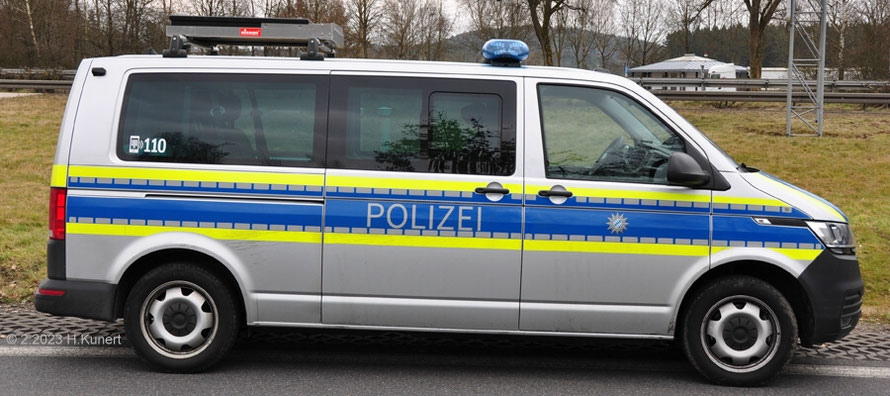 Kleine Gelblichter hinten am Holm