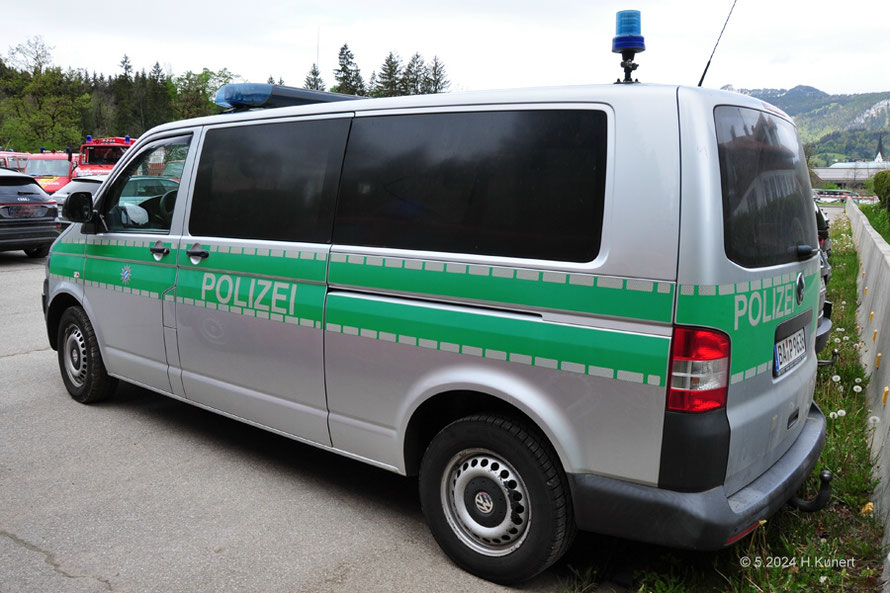 Als Transportfahrzeug für den Hubschraubersimulatoranhänger im Einsatz
