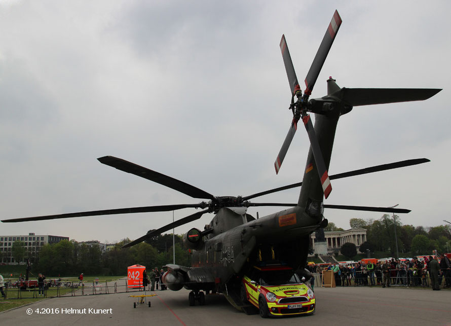 Auch die Bundeswehr ist eingeflogen.