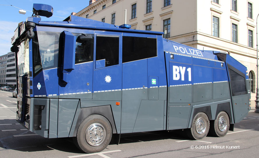 Im "Schaueinsatz" in der Leopoldstraße in München.