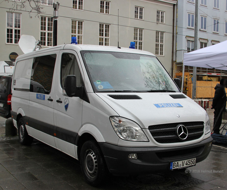 Sprinter hatte an diesem Tag auf der Beifahrertür ein Wappen der Taucher der TEE, siehe auch unten.