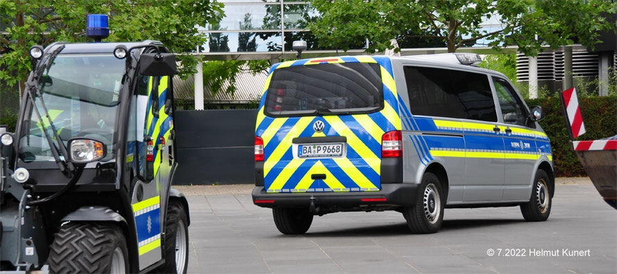 Gabelstapler und Werkstattwagen