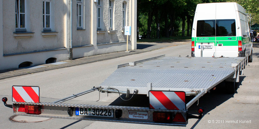 Hier mit dem ab 2011 aktuellen Zugfahrzeug, einem Ford Transit Hochdach. Gespann fährt so nicht mehr.