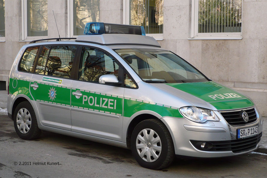 Aufällig die Beklebung auf den hinteren Türen! 