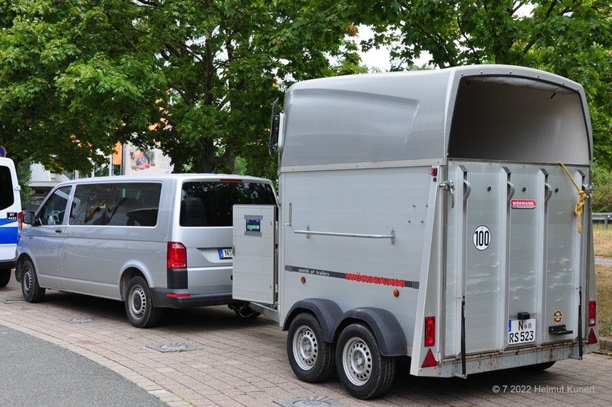 Die Nürnberger Reiter recht unauffällig!