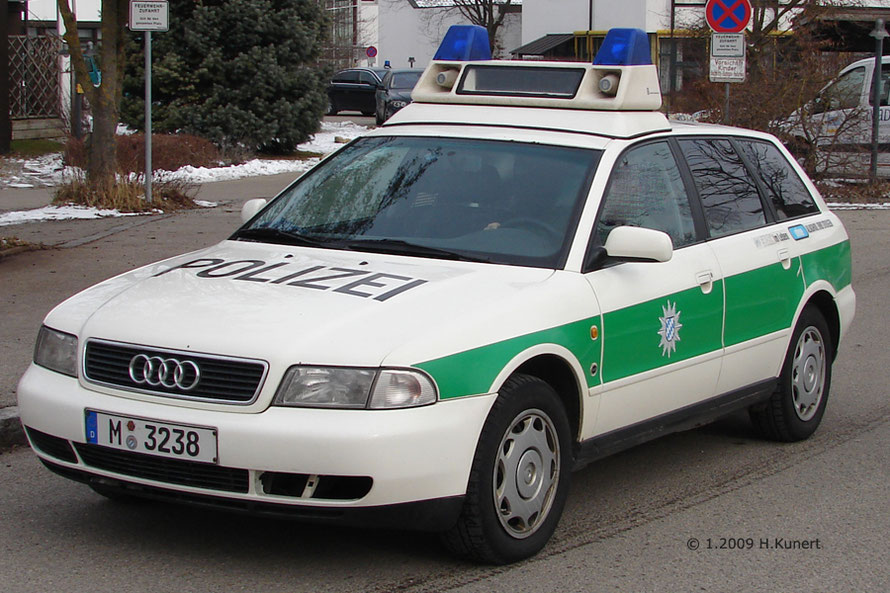 Fahrzeug hier noch mit Kfz-Zeichen M