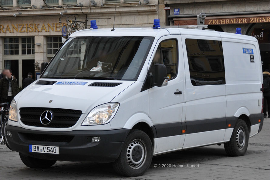 2020 auch mit den schwarzen Kennzeichen der Einheit