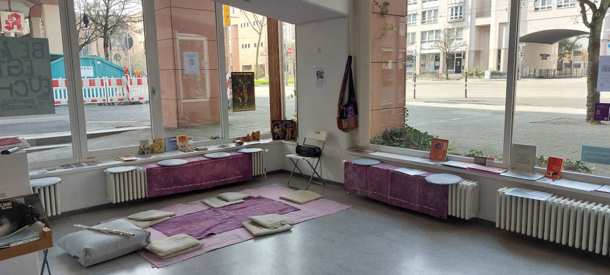 GEDOK-Galerie am 9. März 2026, Aktion ENOUGH. GENUG! Ursula Zetzmann und Ute Reisner, Foto: UZ