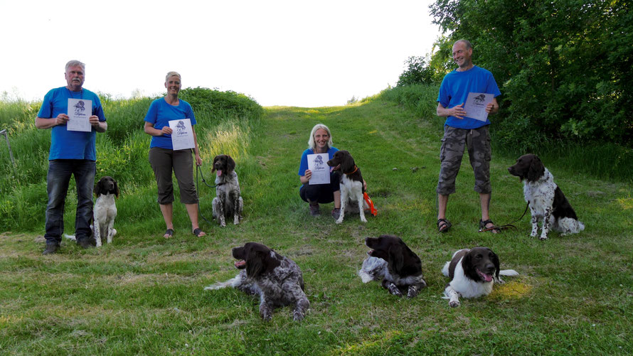 Achter: Hans met Nova; Peggy met Jixer; Heidi met Pluto; Per met Jaco. Voor: Eline, Kilian en Squit.