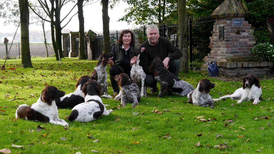 Jacobijn en Hans met Eline, Kilian, Petit, Nova, Cerutti, Lacey, Wyatt, Vennis, Matice