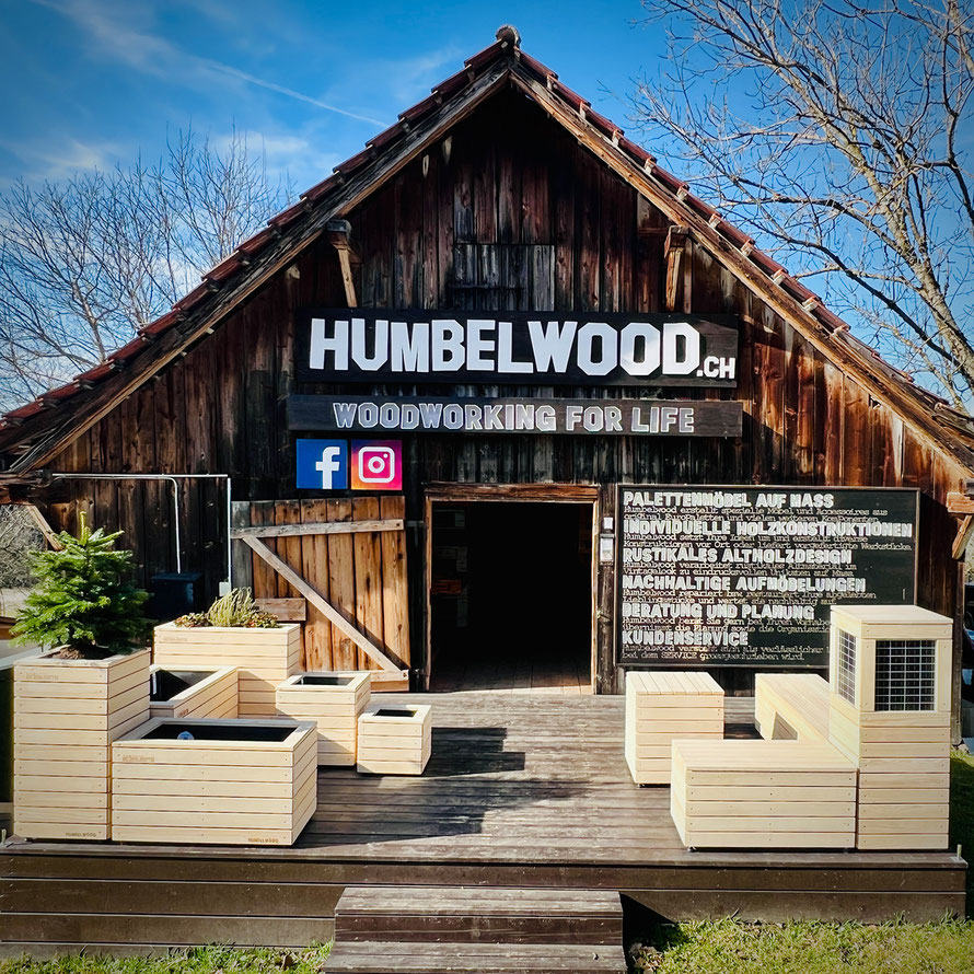 Humbelwood Showroom Außenansicht. Höhenstraße 39, 8330 Pfäffikon/ZH