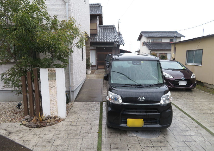 モダン　シンプルモダン　ナチュラルモダン　外構　庭　駐車場　スタンプコンクリート　デザインコンクリート　外溝　門　塀