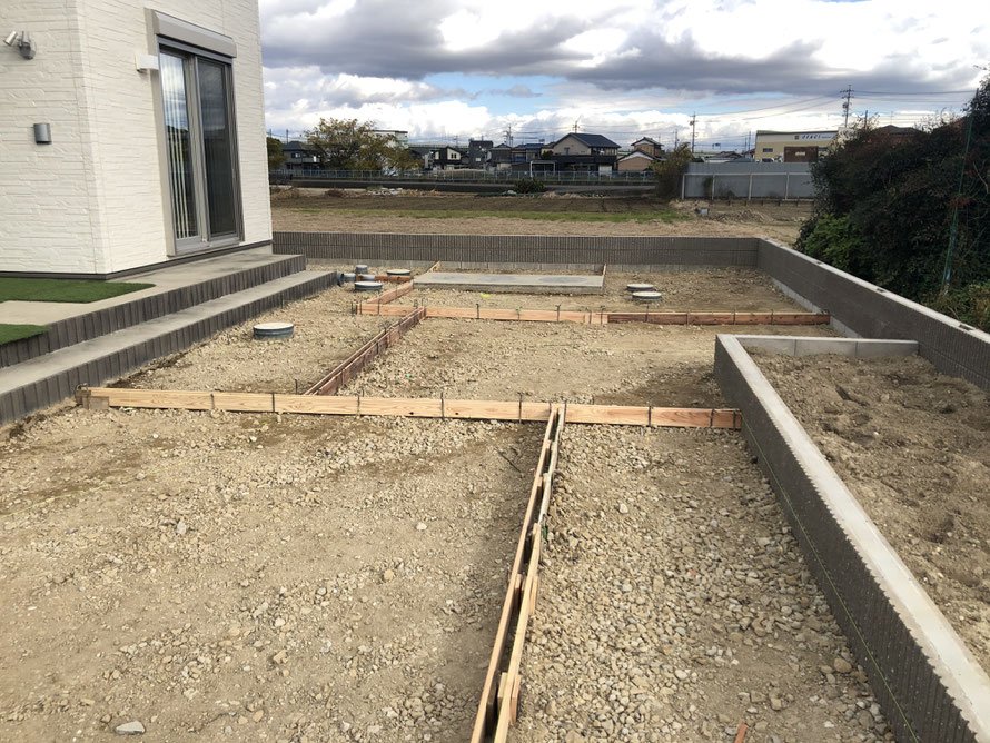下請け　企業　請負　系列　元請け　孫請け　スタンプ　デザイン　コンクリート　　エクステリア　外溝　外構　造園　展示場　ショールーム　庭　塀　門　フェンス　カーポート　デザイン　スタンプ　コンクリート