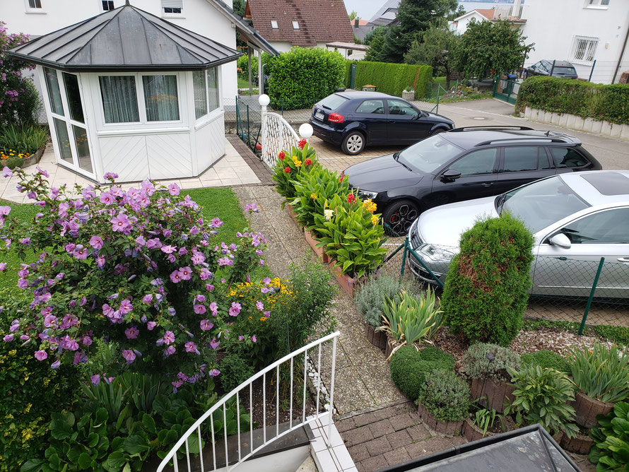 Bild: kostenlose Parkplätze für die Ferienwohnungen vom Haus Annette in Hagnau am Bodensee