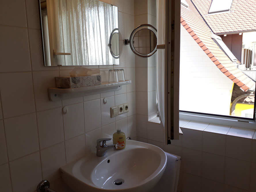 Bild: Waschbecken Ferienwohnung 6 im Haus Annette in Hagnau
