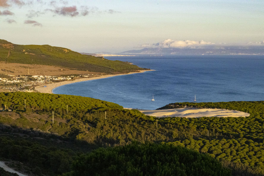 Duna y Playa de Bolonia, Tarifa y Costa de Marruecos