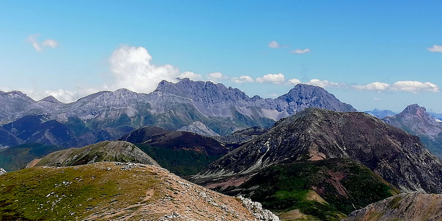 Los Fontanes, Las Ubiñas y el Morronegro desde la cima de Peña Orniz (2.191 msnm)