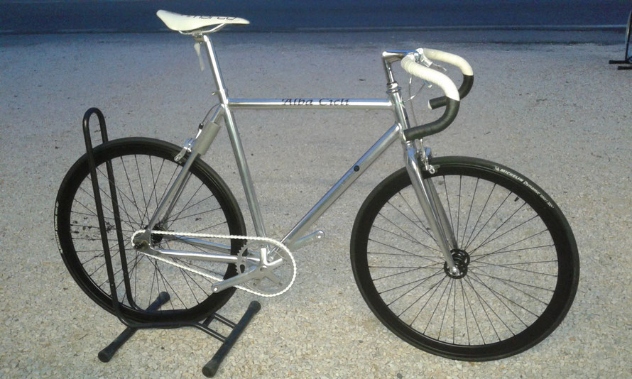 bici da pista   a scatto fisso alluminio lucidato mbm metal a 550