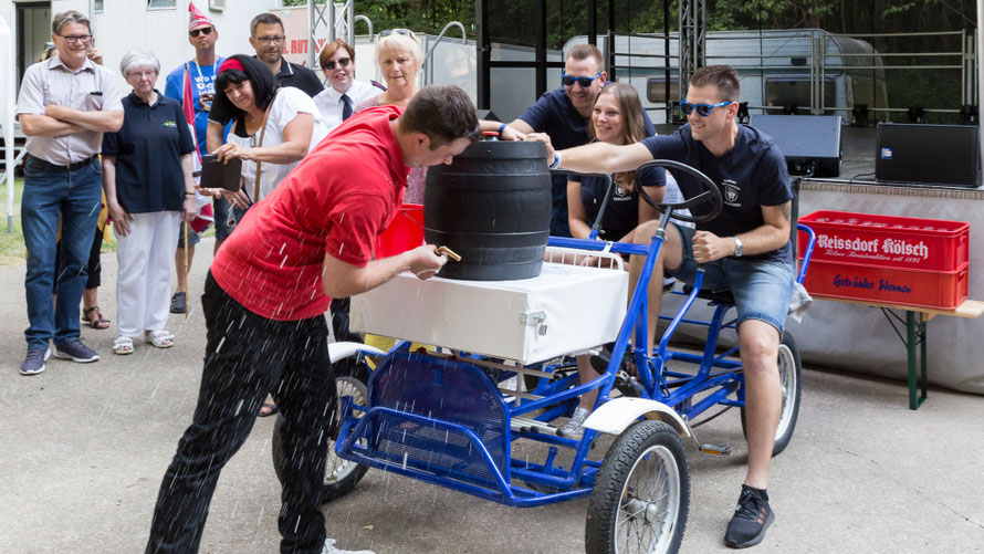 Fassanstich mit dem designierten Porzer Dreigestirn