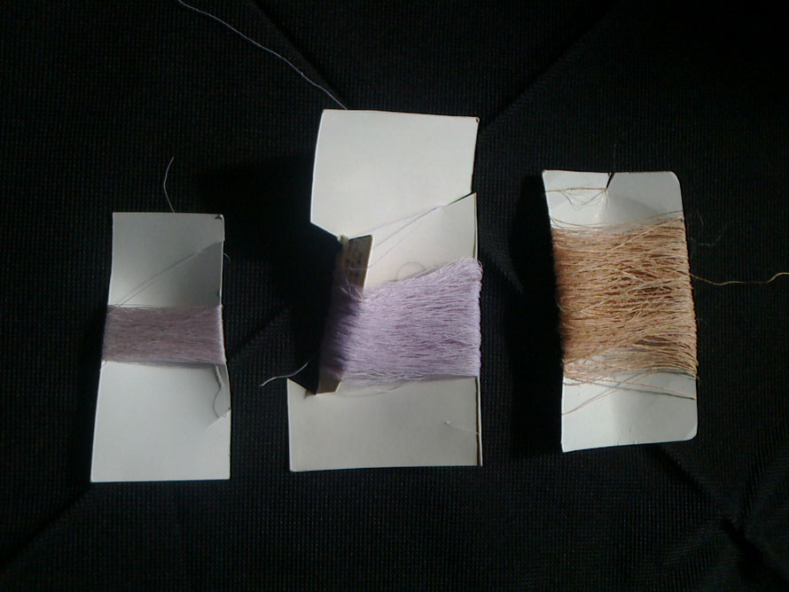 今回の紐作りにおいて、メインの糸のフォローしてくれた糸たちです。