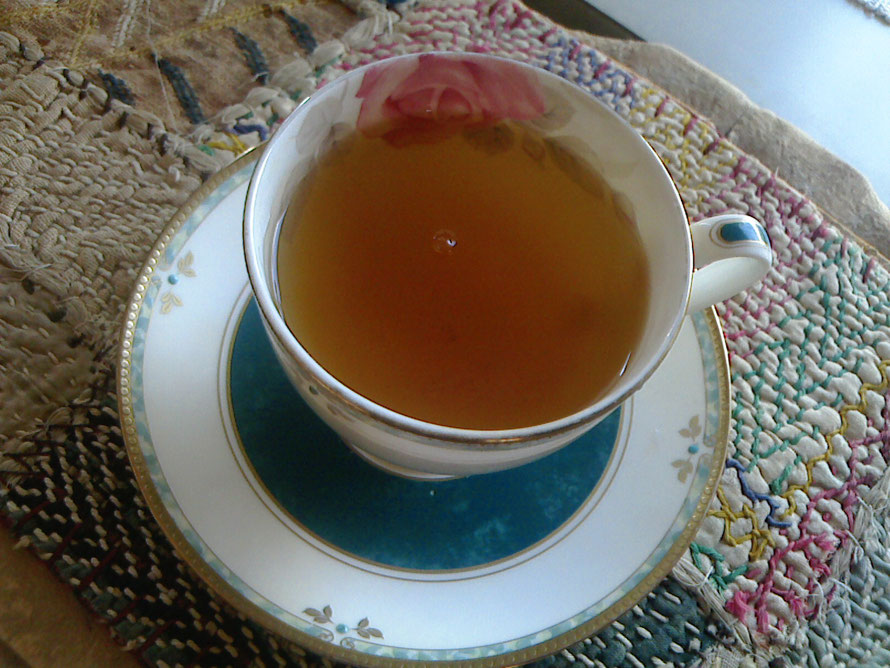 シングルのお茶よりも赤みが若干少ないです。