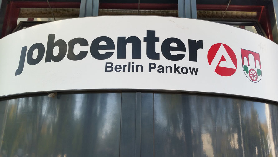 Jobcenter könnten die Kosten für die Passbeschaffung künftig nur noch als Darlehen übernehmen. Für die Rückzahlung wird dann der Regelsatz gekürzt.