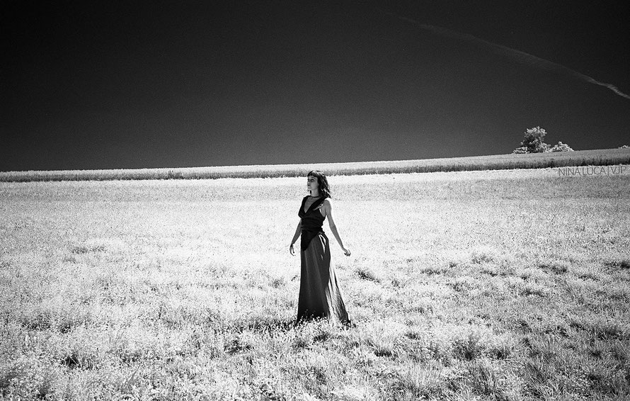 image: nina luca, vjp analogue photography, vjp.ch, leica m6, rollei, infrared analogue photography, infrared analog photography, film is alive, film is not dead, lörmoos, swiss fashion blogger, swiss blogger, swiss fashion designer, swiss photographer